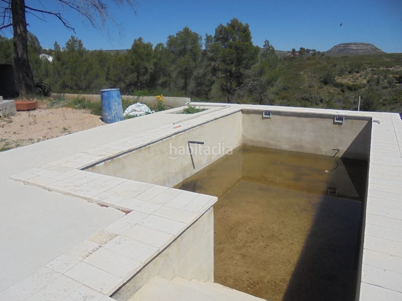 Foto 6494b1f6-8d3d-4478-a0fc-30bca7cb5704. Xalet amb piscina a Macastre