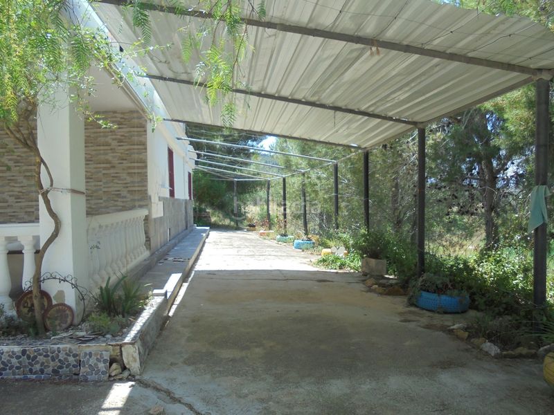 Foto 417b1941-b86a-47c7-ab22-c36e28cf61b2. Xalet amb piscina a Turís