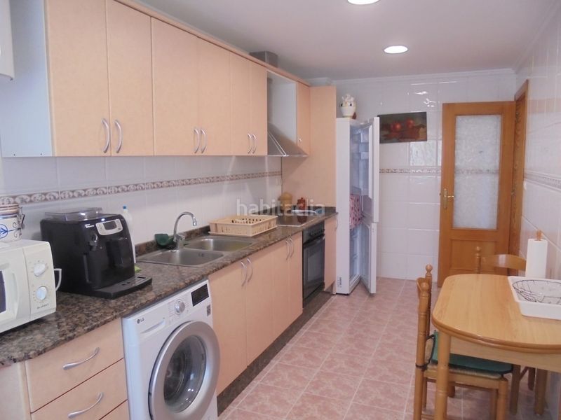 Foto 93d11cdd-9abf-4307-a822-9a7595e81580. Casa adossada a Camporrobles