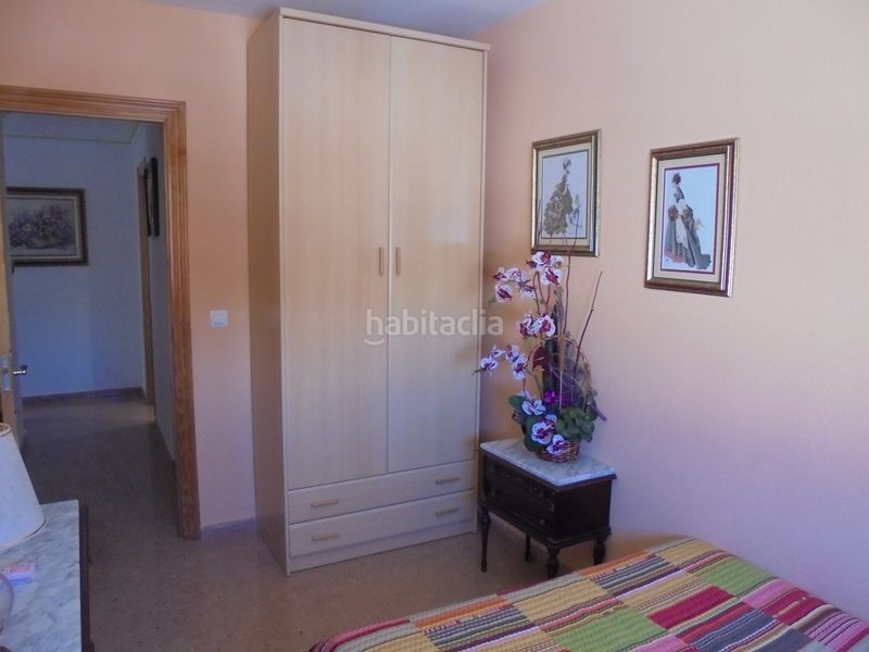 Foto f1f91d6a-71e1-40fe-981a-56ba92bac9f0. Casa adossada a Camporrobles