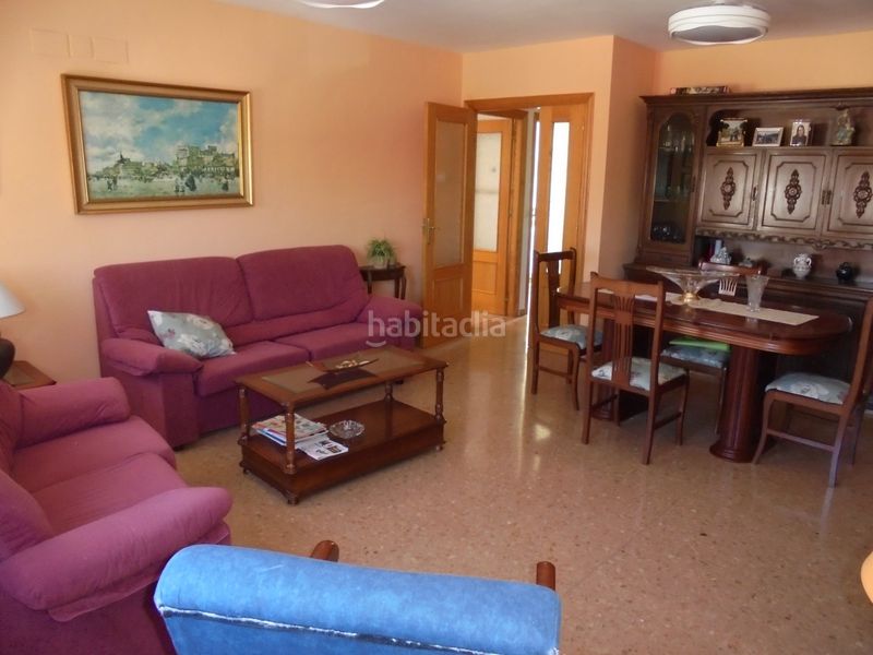 Foto f8a5ca7d-0d33-4dde-97b1-6a7f69fd5755. Casa adossada a Camporrobles