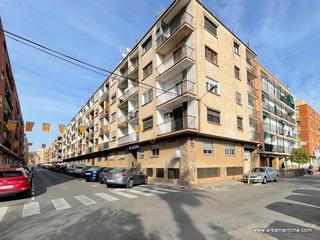 Local Comercial a Carrer de teodoro llorente 42. Venta de local con acceso exclusivo para vehículos, con una supe