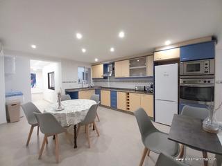 Pis  Carrer d' antonio ponz. Venta de piso en planta baja, reformada con 3 habitaciones, baño