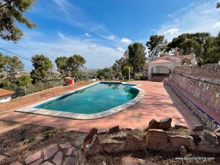 Terreny residencial  Paseo de las laderas. Venta de parcela con piscina y garaje en urbanización monte pica