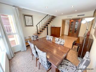Dplex  Carrer del doctor lluch. Venta de dplex seminuevo de tres habitaciones en la calle docto
