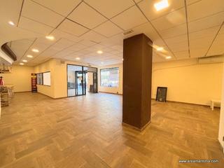 Local Comercial  Plaa del mestre ripoll. Venta de amplio local comercial, con licencia de actividad, a un