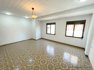 Appartement  Carrer de vicent brull 52. Venta de vivienda con potencial en el cabanyal (valencia)