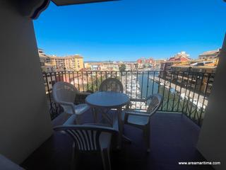 Location Appartement  Plaça mercat. Alquiler de piso con tres habitaciones, dos baños, terraza y vis