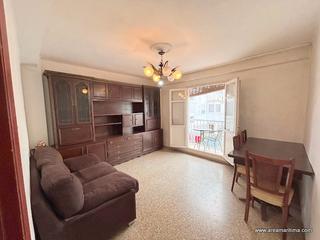 Appartamento  Avinguda de la malva-rosa. Piso en venta para reformar, en la avenida de la malvarrosa, val