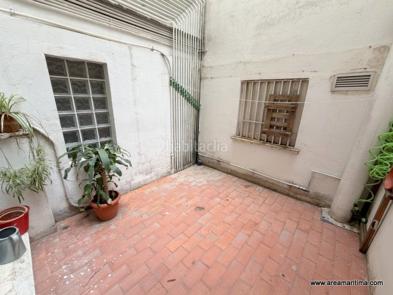 Foto 71d34069-3a92-4205-ade2-11ea9973d302. Local comercial a El Cabanyal-El Canyamelar Valencia