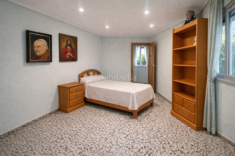 Foto bec9df8c-12df-4ba8-bebf-200eabd5c170. Pis a Malva Rosa Valencia