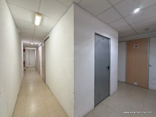 Local Comercial  Carrer del marí albesa. Venta de local comercial con traspaso de negocio de trasteros, a