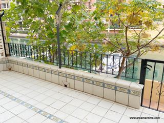 Miete Reihenhaus  Plaça l'estany. Alquiler de casa de cinco habitaciones, con dos terrazas, y con
