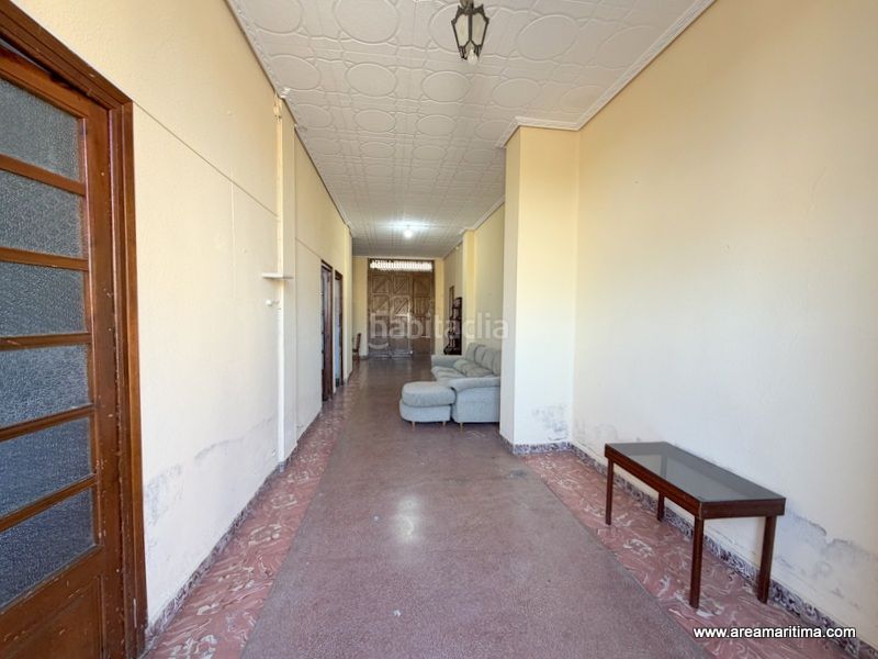 Foto 1ae5df21-1a3f-4e0b-93c0-1aacfd42053a. Casa adossada a La Punta Valencia