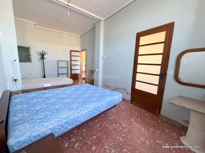 Foto 2bd21402-382a-4787-a718-fd280914c7ca. Casa adossada a La Punta Valencia
