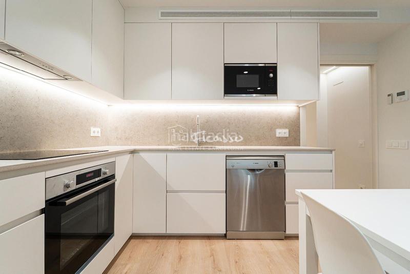 Foto e1793714-17d8-485f-8a09-f1d1d133707d. Rent flat with heating in Sant Antoni Barcelona