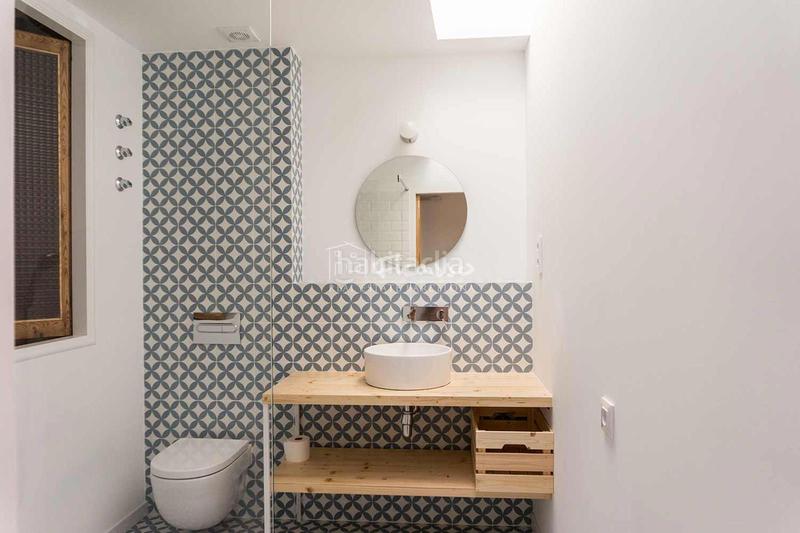 Foto cff9b1d9-4548-4103-870c-7be769259686. Lloguer àtic amb calefacció a El Parc i la Llacuna del Poblenou Barcelona