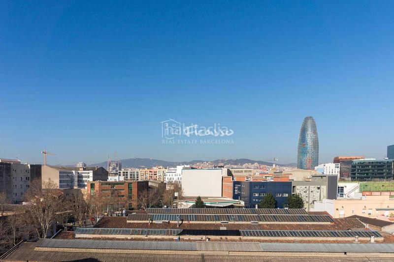 Foto ec9e5db3-5d49-411b-8df2-645f43468a7c. Lloguer àtic amb calefacció a El Parc i la Llacuna del Poblenou Barcelona
