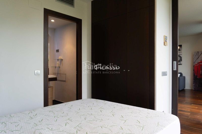 Foto fe6faa7d-c5ff-47f2-88d3-7777cdd0ad70. Pis amb calefacció aparcament a Sarrià Barcelona
