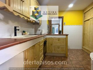 Apartment in Centre. Planta baja con jardín y aparcamiento privado  en venta en centr