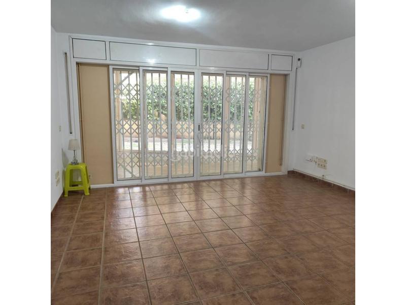 Foto 64f001c2-e946-4fc2-9f04-6e80f5918be8. Apartamento planta baja con jardín y aparcamiento privado en venta en centro en Salou
