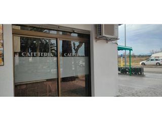 Local Comercial a Calle joaquim serra 11. Panadería restaurant coen