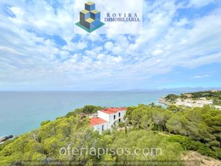 Pis  Calle del far. Apartamento con vistas al mar