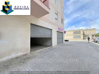 Locale commerciale  Calle riu algars. Local en venta en campclar43006