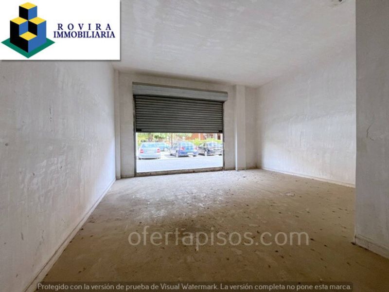 Foto 98328c2f-f2c9-4a56-b275-4bccda83dbdf. Local comercial a Campclar Tarragona