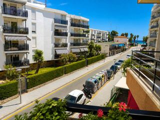 Appartement  Calle girona. Piso en venta en platja de llevant