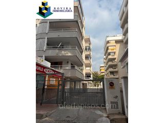 Parking coche  Calle valls. Se vende cochera independiente y trastero en playa capellans.