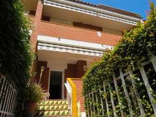 Casa adossada  Travessia església. Casa en el centro lista para entrar a vivir