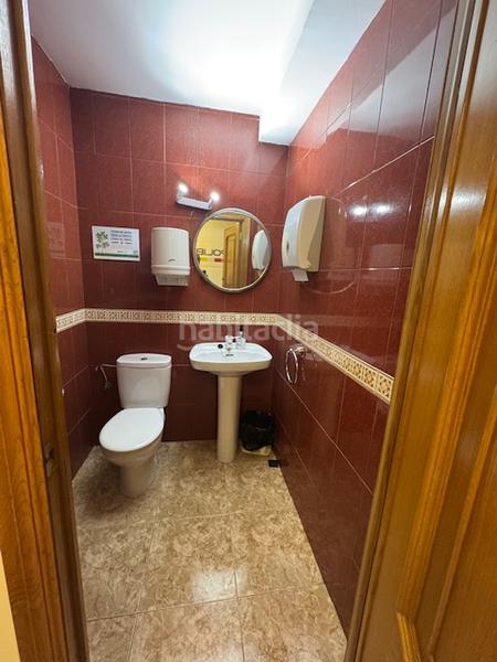 Foto 3d7e32a4-1b2c-4355-92a3-ff00e7d111c1. Local comercial venta local junto hospital la salut en Valencia