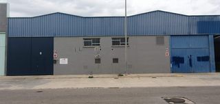 Rent Industrial building in Carrer camp de túria 10. Polígono bovalar