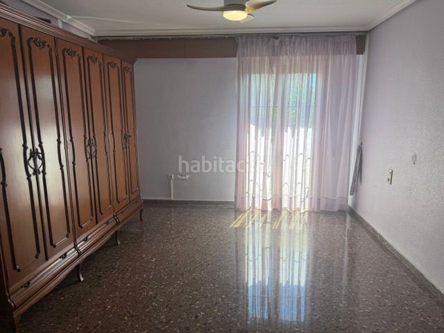 Foto 2b011c5b-3e76-4444-a000-1fc13b3c5e61. Casa adossada amb aparcament a El Castellar i l'Oliverar Valencia