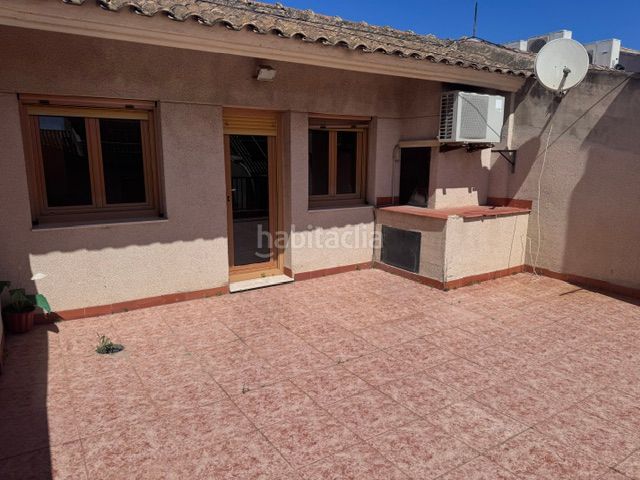 Foto 3a03fe93-c784-4d76-b1fe-c5d2dbb38e11. Casa adossada amb aparcament a El Castellar i l'Oliverar Valencia