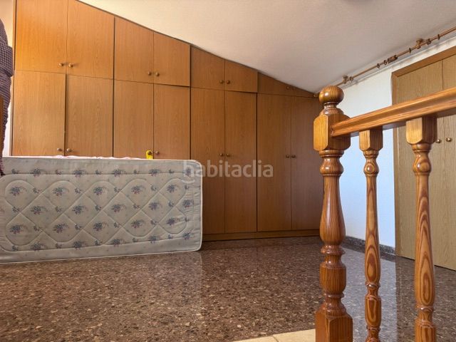 Foto a9ff5c6c-18d1-4183-9619-90b97bad4f16. Casa adossada amb aparcament a El Castellar i l'Oliverar Valencia