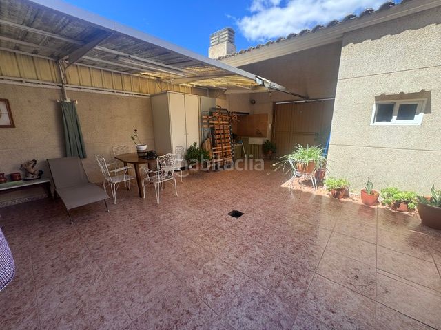 Foto aaa138eb-32f6-4263-985f-a48ae06917fd. Casa adossada amb aparcament a El Castellar i l'Oliverar Valencia