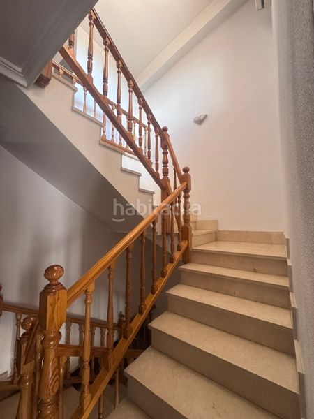Foto b22dd424-77a0-475d-942e-e791f40d5ebc. Casa adossada amb aparcament a El Castellar i l'Oliverar Valencia