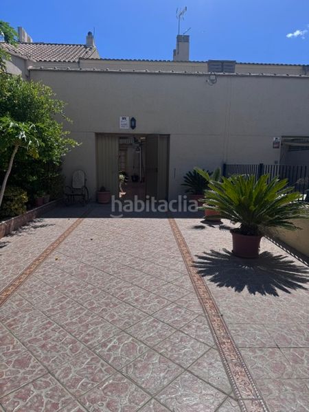 Foto b702fe32-cba1-4643-925b-eba473ce7a2c. Casa adossada amb aparcament a El Castellar i l'Oliverar Valencia