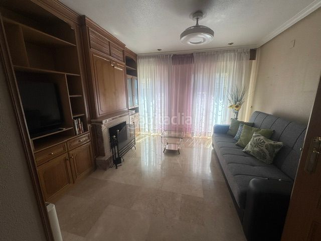 Foto e253963d-a363-4a8c-84e1-a5581ff34945. Casa adossada amb aparcament a El Castellar i l'Oliverar Valencia