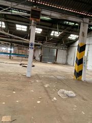 Nave industrial  Carrer del riu