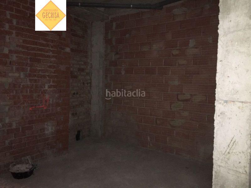 Foto 5ab1b28e-dda9-47bd-9a7b-e14a49cfe96d. Alquiler local comercial  junto al metro godella en Burjassot