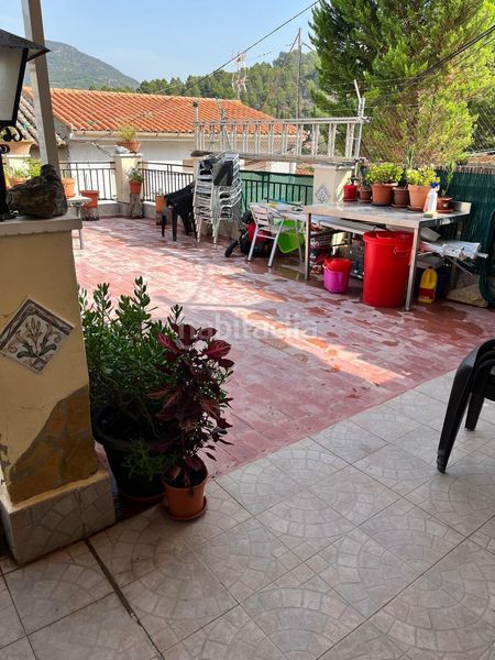 Foto 1401ce83-d3ef-4762-98c2-82abb69e7fce. Casa amb aparcament a Marines