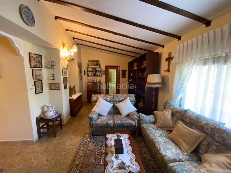 Foto ccd61bb5-4a86-423a-bd5d-c2eda70cdcfb. Casa amb aparcament a Marines
