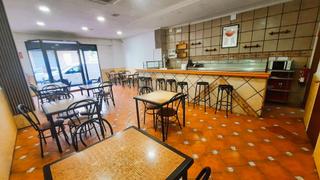 Local commercial à Zona Concordia. Local en venta acondicionado como barcafetería en burjassotgodel