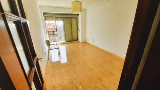 Pis a Barrio Benicalap. Piso en venta ideal para vivir o invertir, junto al nou mestalla