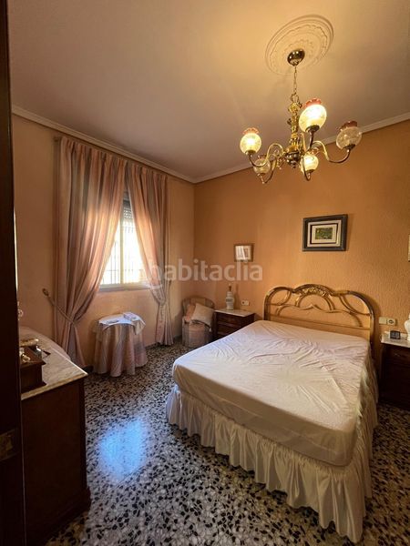 Foto bbd48ba5-ea8c-4894-a6bc-97f41b7e24e7. Casa amb aparcament a Zona Concordia Burjassot