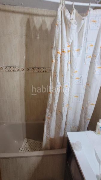 Foto b4b2e9c1-5c80-4312-b948-585a668cdb82. Semi detached house with heating parking in L´Eixereta Burjassot