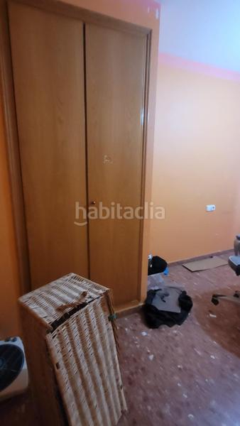 Foto ce4b4ffe-daf7-400e-a0a9-6cd05a60c074. Semi detached house with heating parking in L´Eixereta Burjassot